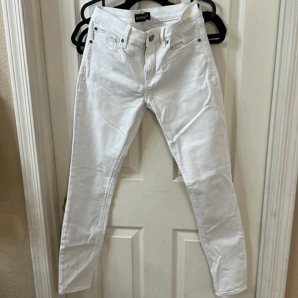 Express skinny jeans “legging” fit